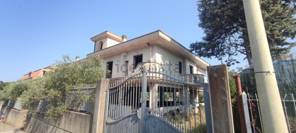 appartamento in vendita a Castel Gandolfo in zona Pavona