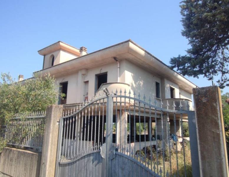 casa indipendente in vendita a Castel Gandolfo in zona Pavona