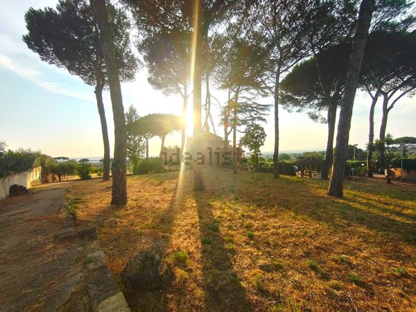 casa indipendente in vendita a Castel Gandolfo in zona Pavona