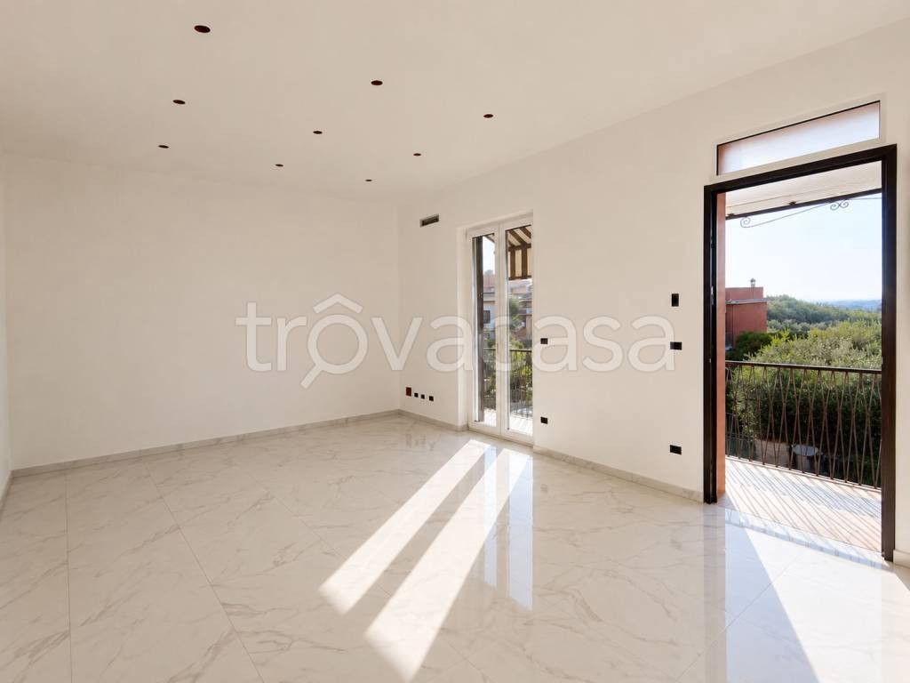 appartamento in vendita a Castel Gandolfo in zona Pavona