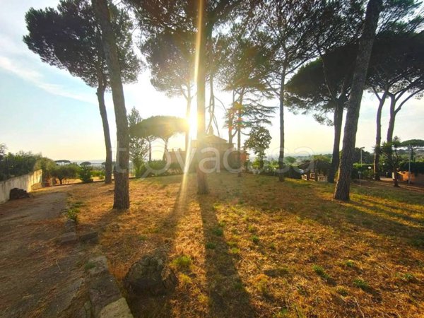 casa indipendente in vendita a Castel Gandolfo in zona Pavona