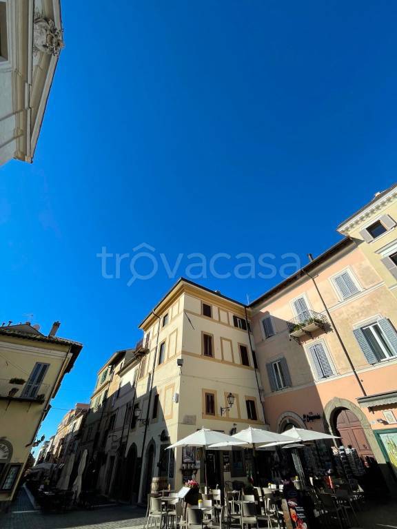 appartamento in vendita a Castel Gandolfo in zona Mole di Castel Gandolfo