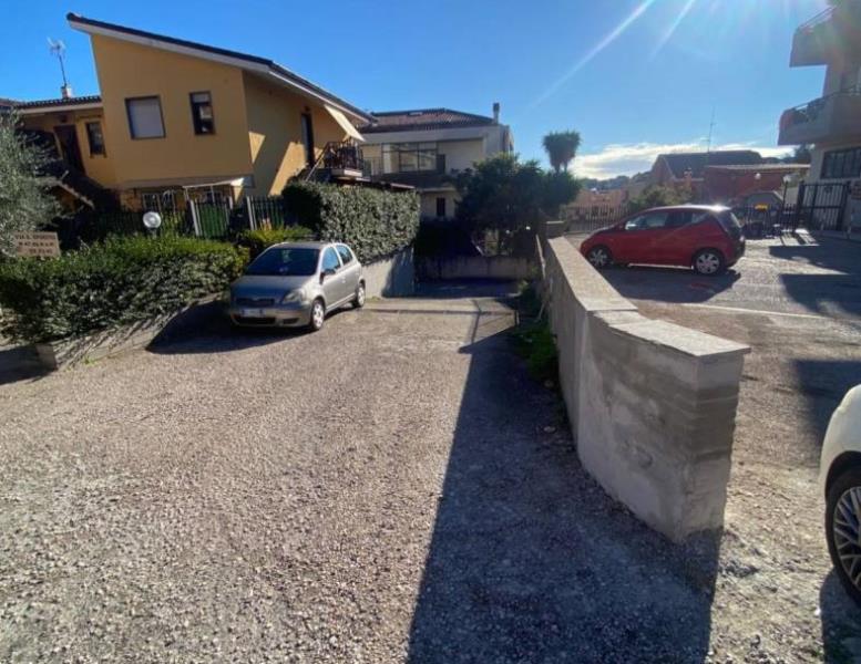 box auto in vendita a Castel Gandolfo in zona Pavona