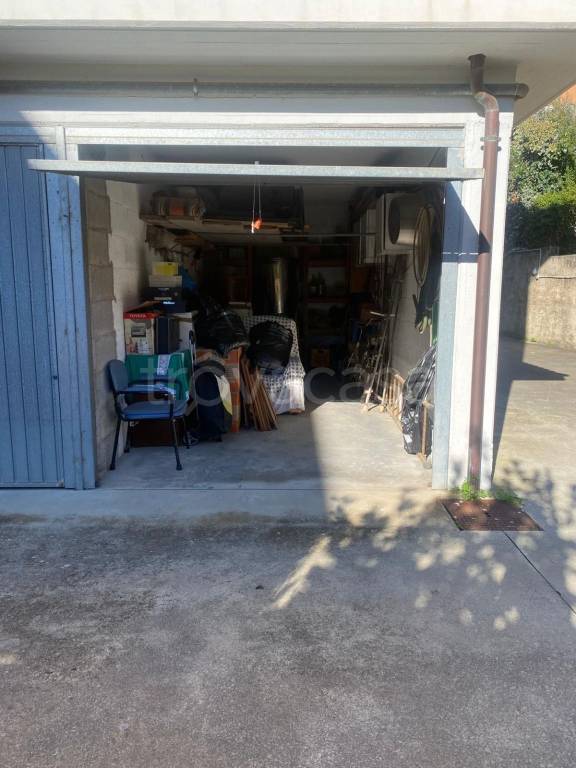 box auto in vendita a Castel Gandolfo in zona Pavona