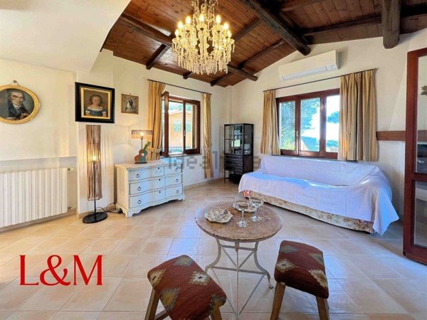 casa indipendente in vendita a Castel Gandolfo in zona Pavona