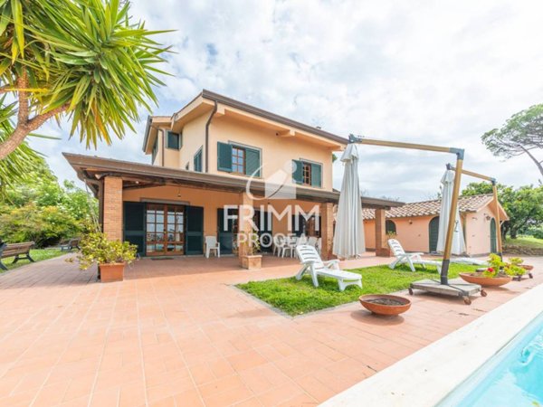 casa indipendente in vendita a Castel Gandolfo in zona Pavona