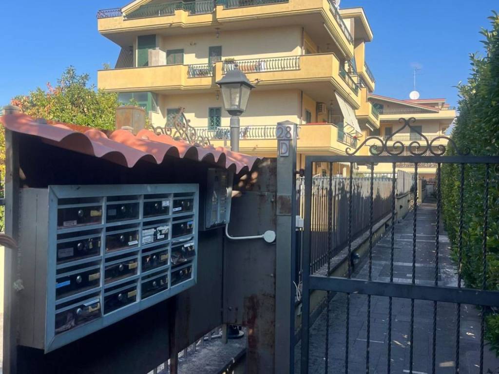 appartamento in vendita a Castel Gandolfo in zona Pavona