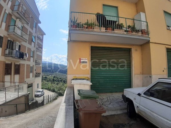 locale commerciale in vendita a Castel Madama