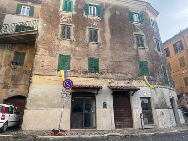 locale commerciale in vendita a Castel Madama