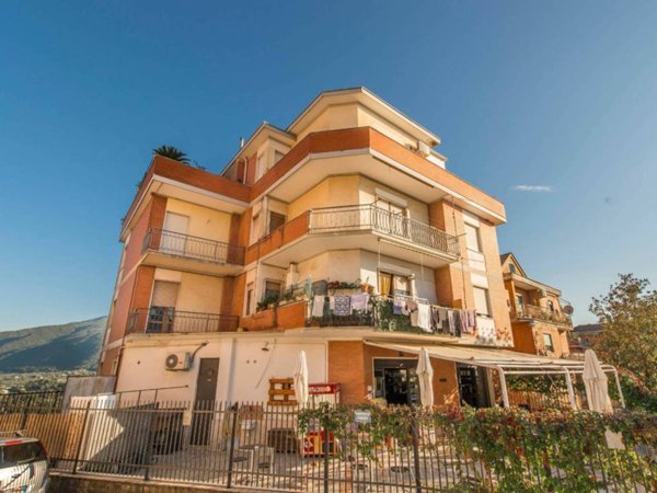 appartamento in vendita a Castel Madama
