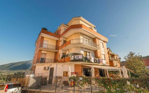 appartamento in vendita a Castel Madama