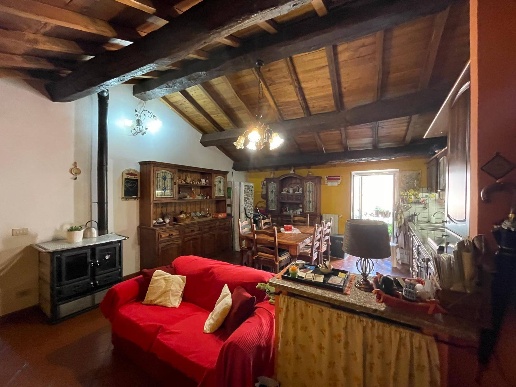 casa indipendente in vendita a Castel Madama