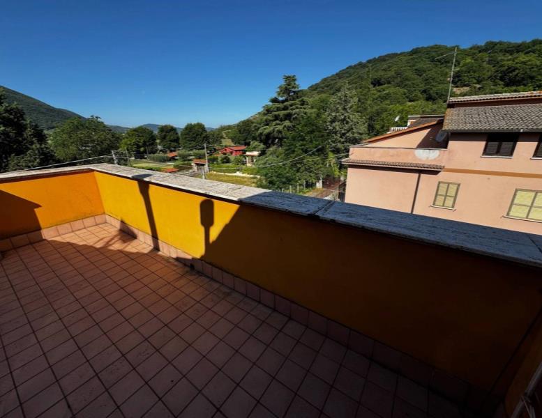 appartamento in vendita a Castel Madama