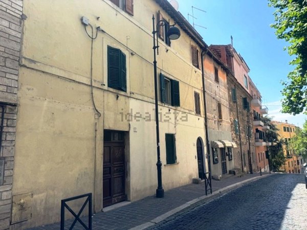 appartamento in vendita a Castel Madama