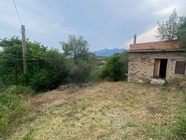 casa indipendente in vendita a Castel Madama