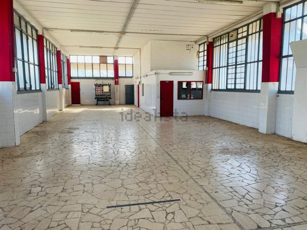 ufficio in vendita a Castel Madama