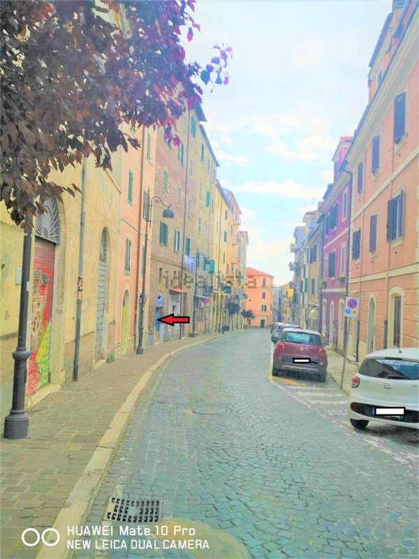 locale commerciale in vendita a Castel Madama