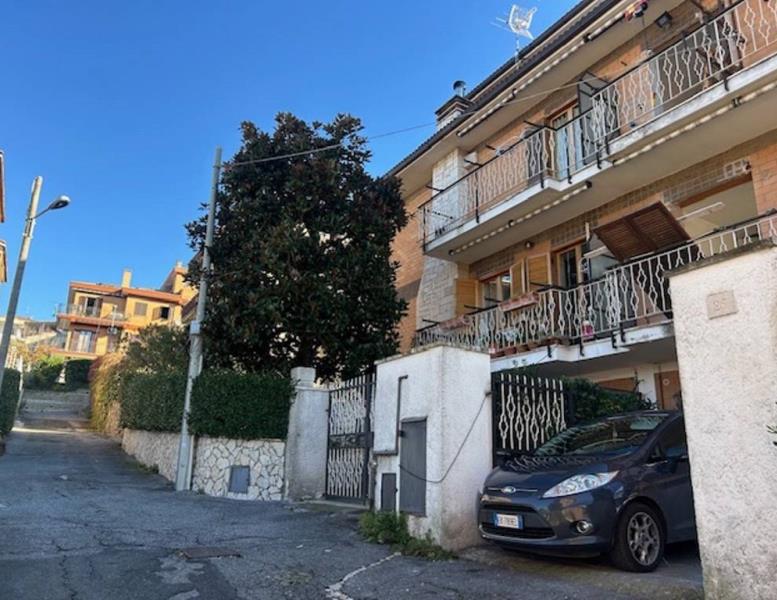 casa indipendente in vendita a Castel Madama