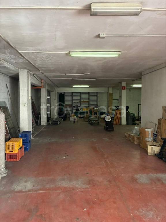 locale di sgombero in vendita a Castel Madama