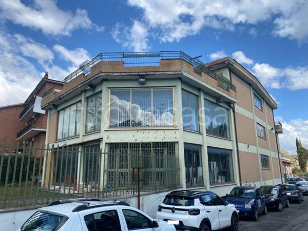 negozio in vendita a Castel Madama in zona Monitola