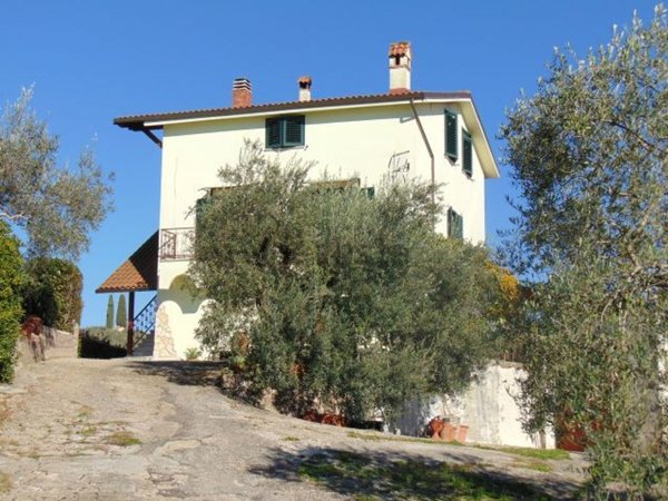 casa indipendente in vendita a Castel Madama