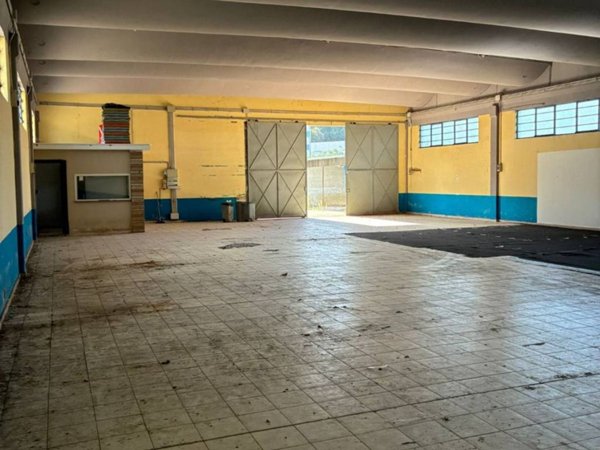 locale commerciale in vendita a Castel Madama