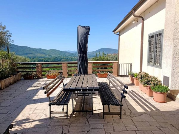 casa indipendente in vendita a Castel Madama