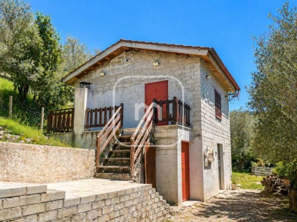 casa indipendente in vendita a Castel Madama in zona Monitola