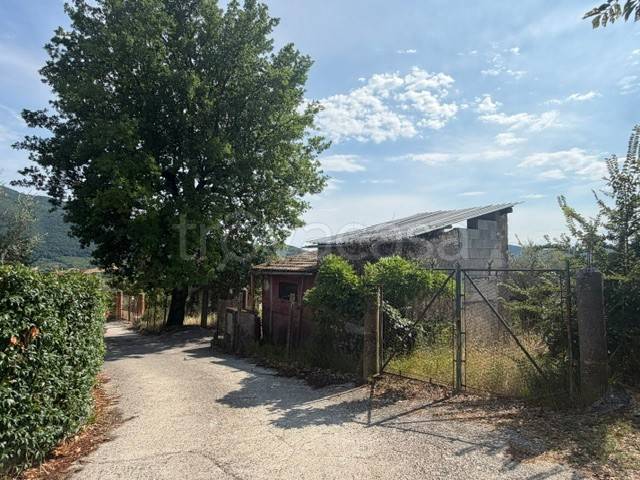 locale di sgombero in vendita a Castel Madama