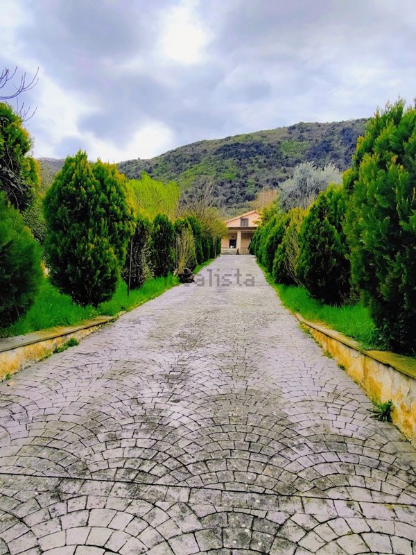 casa indipendente in vendita a Castel Madama in zona Valle Caprara