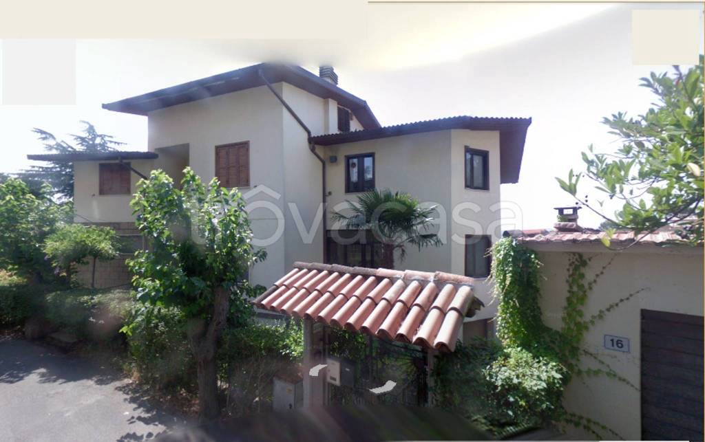 casa indipendente in vendita a Castelnuovo di Porto