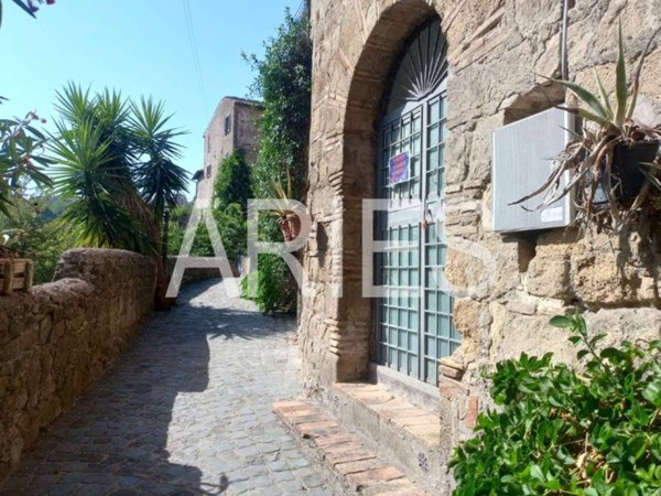 locale commerciale in vendita a Castelnuovo di Porto