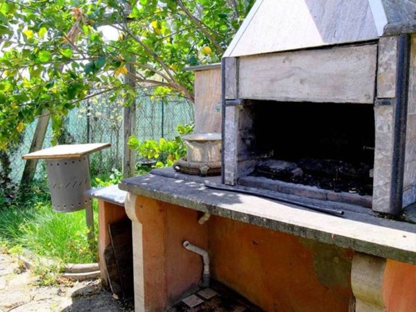 casa indipendente in vendita a Castelnuovo di Porto