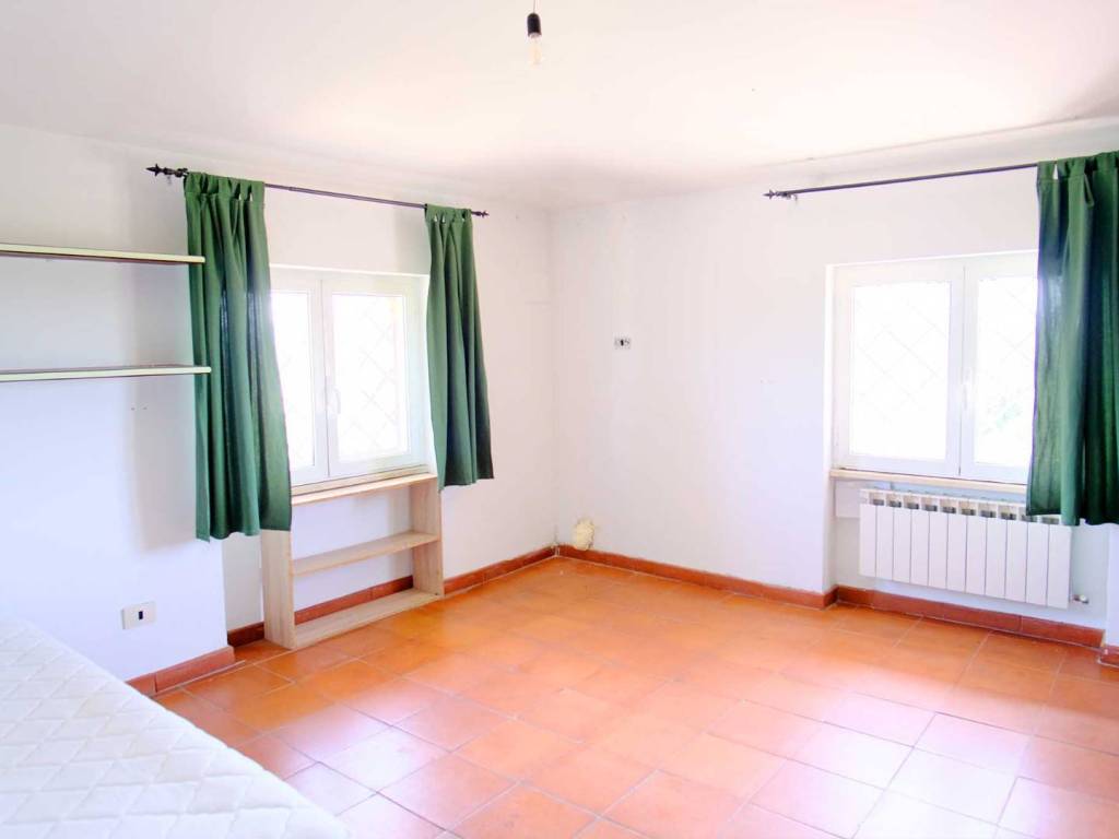 casa indipendente in vendita a Castelnuovo di Porto