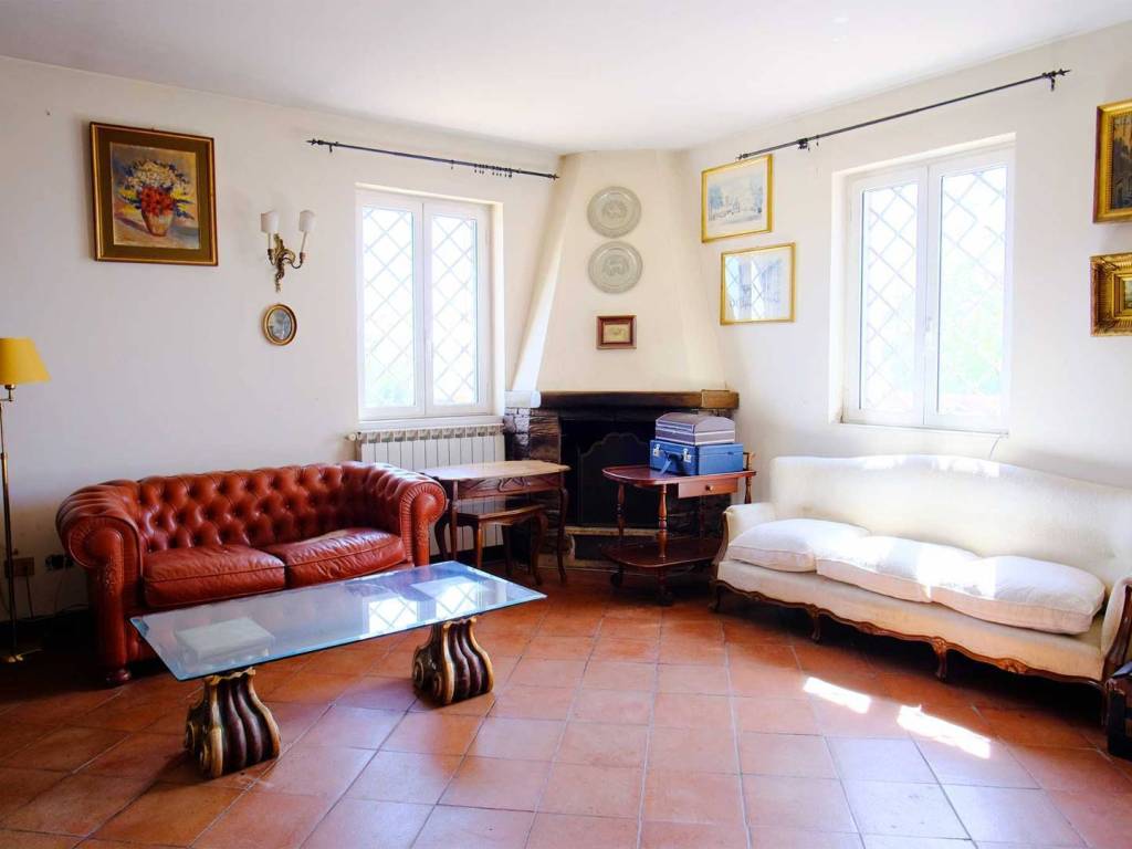casa indipendente in vendita a Castelnuovo di Porto