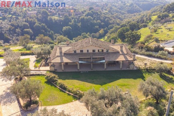 villa in vendita a Castelnuovo di Porto