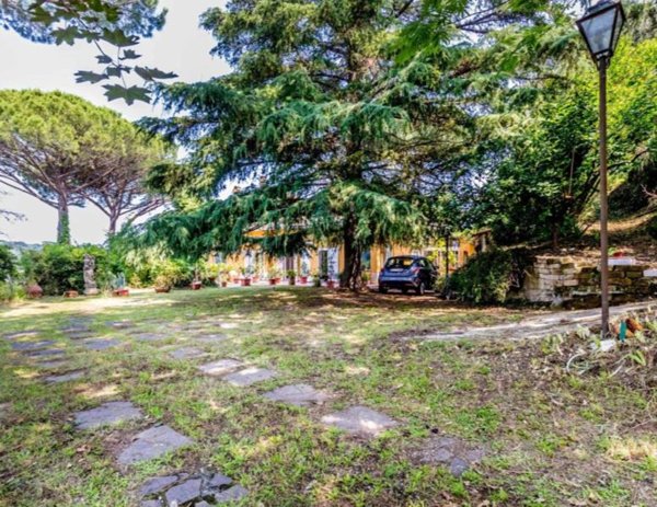 casa indipendente in vendita a Castelnuovo di Porto