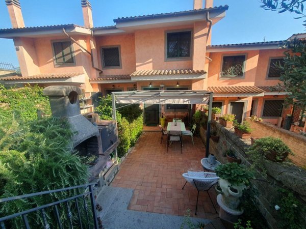 pentavano in vendita a Castelnuovo di Porto