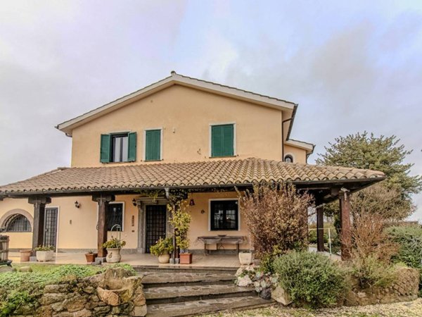 casa indipendente in vendita a Castelnuovo di Porto