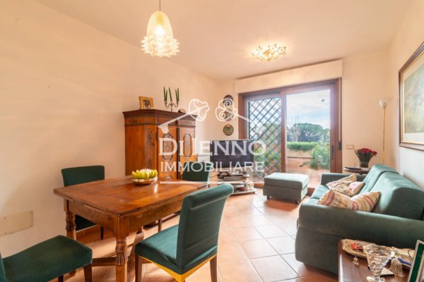 casa indipendente in vendita a Castelnuovo di Porto