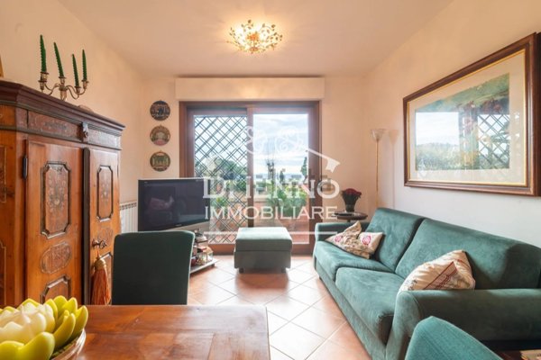 casa indipendente in vendita a Castelnuovo di Porto