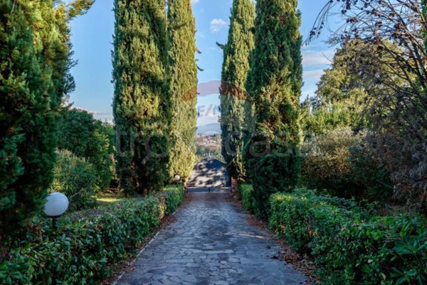 casa indipendente in vendita a Castelnuovo di Porto