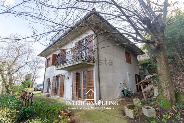 casa indipendente in vendita a Castelnuovo di Porto