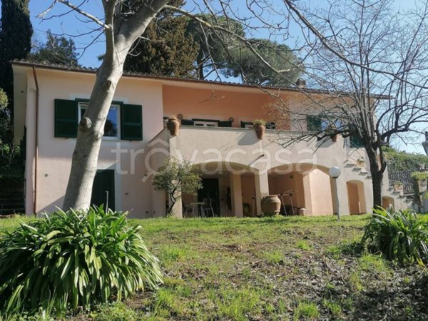 casa indipendente in vendita a Castelnuovo di Porto