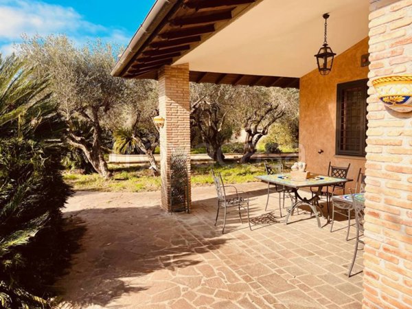 casa indipendente in vendita a Castelnuovo di Porto in zona Vallelinda