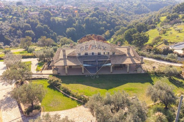 villa in vendita a Castelnuovo di Porto