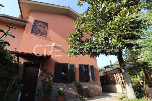 casa indipendente in vendita a Castelnuovo di Porto