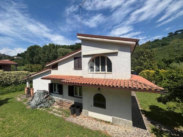 casa indipendente in vendita a Castelnuovo di Porto in zona Vallelinda