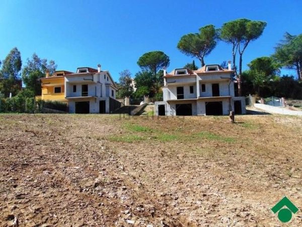 casa indipendente in vendita a Castelnuovo di Porto