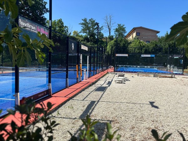 negozio in vendita a Castelnuovo di Porto